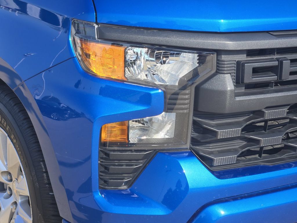 Used 2024 Chevrolet Silverado 1500 Custom RWD image 9