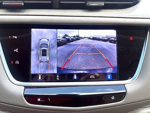 Used 2025 Cadillac XT5 Premium Luxury w/ Technology Package FWD image 8
