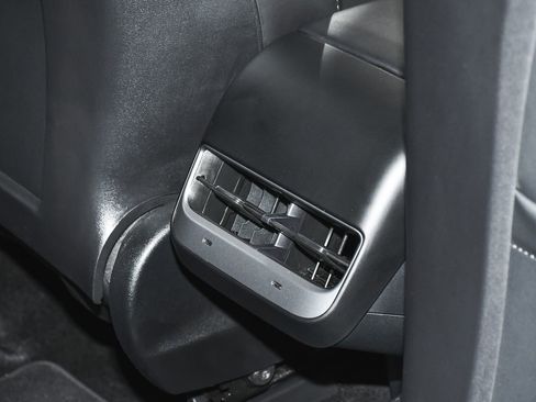 Used 2023 Tesla Model Y Performance AWD/4WD image 46