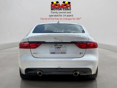 Used 2016 Jaguar XF S image 4