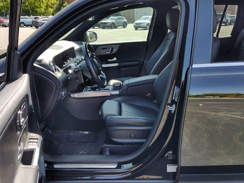 Used 2021 Mercedes-Benz GLB 250 4MATIC image 8