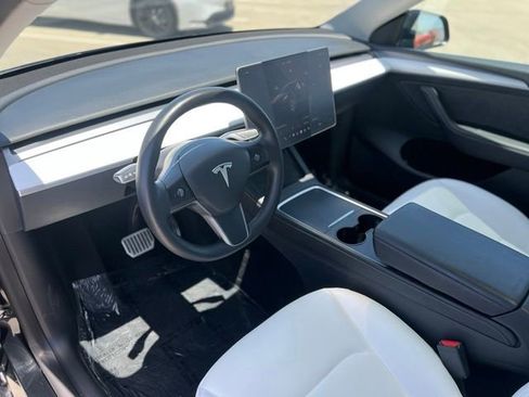 Used 2023 Tesla Model Y Long Range AWD/4WD image 12