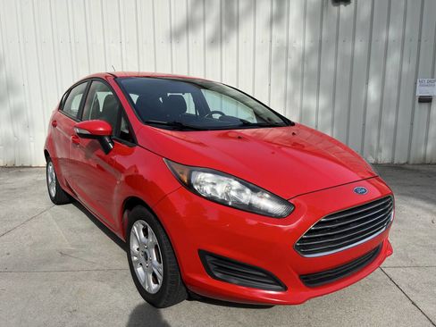 Used 2014 Ford Fiesta SE image 1