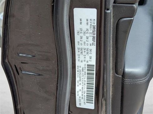 Used 2013 Jeep Grand Cherokee Laredo w/ Laredo E Group image 16