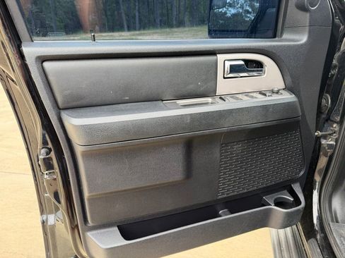 Used 2017 Ford Expedition XLT image 10