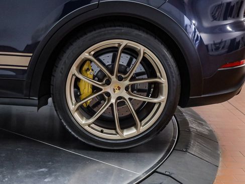 Used 2024 Porsche Cayenne Turbo GT image 9