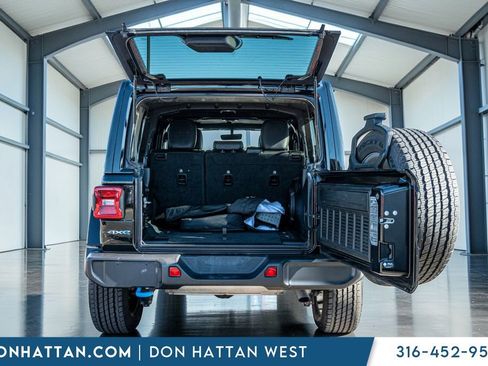 Used 2022 Jeep Wrangler Unlimited Sahara w/ Cold Weather Group image 33