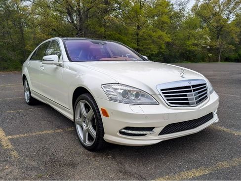 Used 2010 Mercedes-Benz S 550 4MATIC image 3