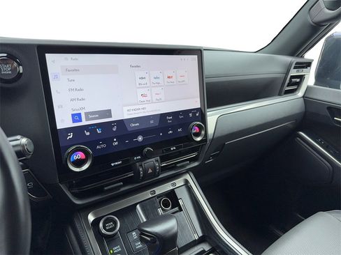 Used 2024 Lexus GX 550 image 25