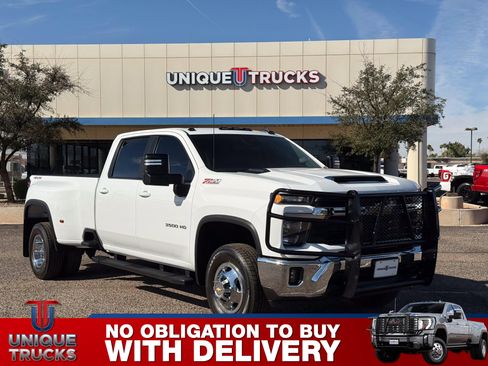 Used 2024 Chevrolet Silverado 3500 LT w/ Convenience Package image 3