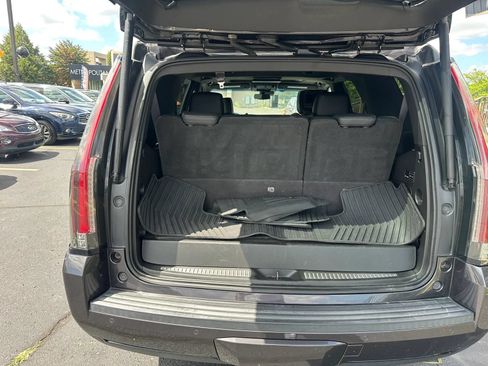 Used 2017 Cadillac Escalade Platinum AWD/4WD image 14