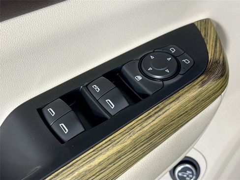 Used 2018 GMC Acadia Denali w/ Technology Package image 30