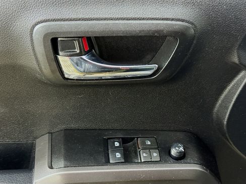 Used 2021 Toyota Tacoma TRD Sport image 18