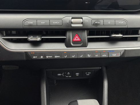 Certified 2025 Kia K4 FWD image 22