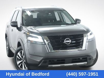 Used 2025 Nissan Pathfinder SL