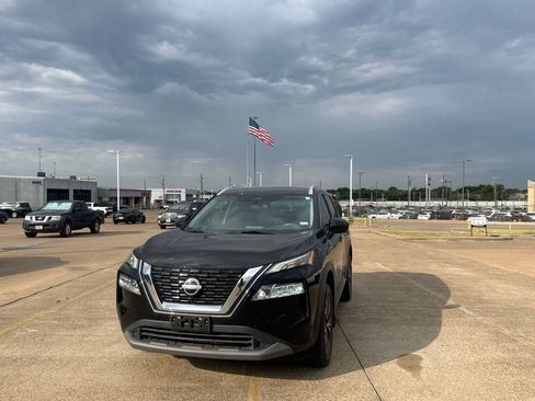Used 2023 Nissan Rogue SV w/ SV Premium B Package FWD image 7