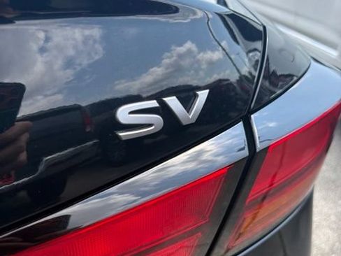 Used 2024 Nissan Altima 2.5 SV FWD image 10