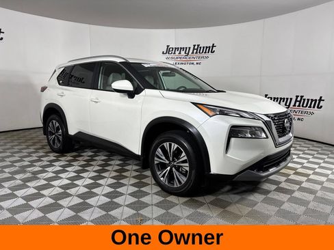 Used 2023 Nissan Rogue SV w/ SV Premium B Package FWD image 4