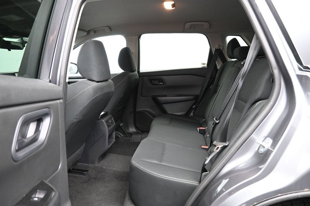 Used 2024 Nissan Rogue S AWD/4WD image 26