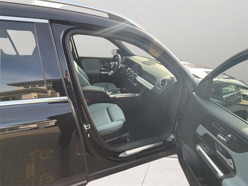 Certified 2026 Mercedes-Benz GLB 250 4MATIC image 21