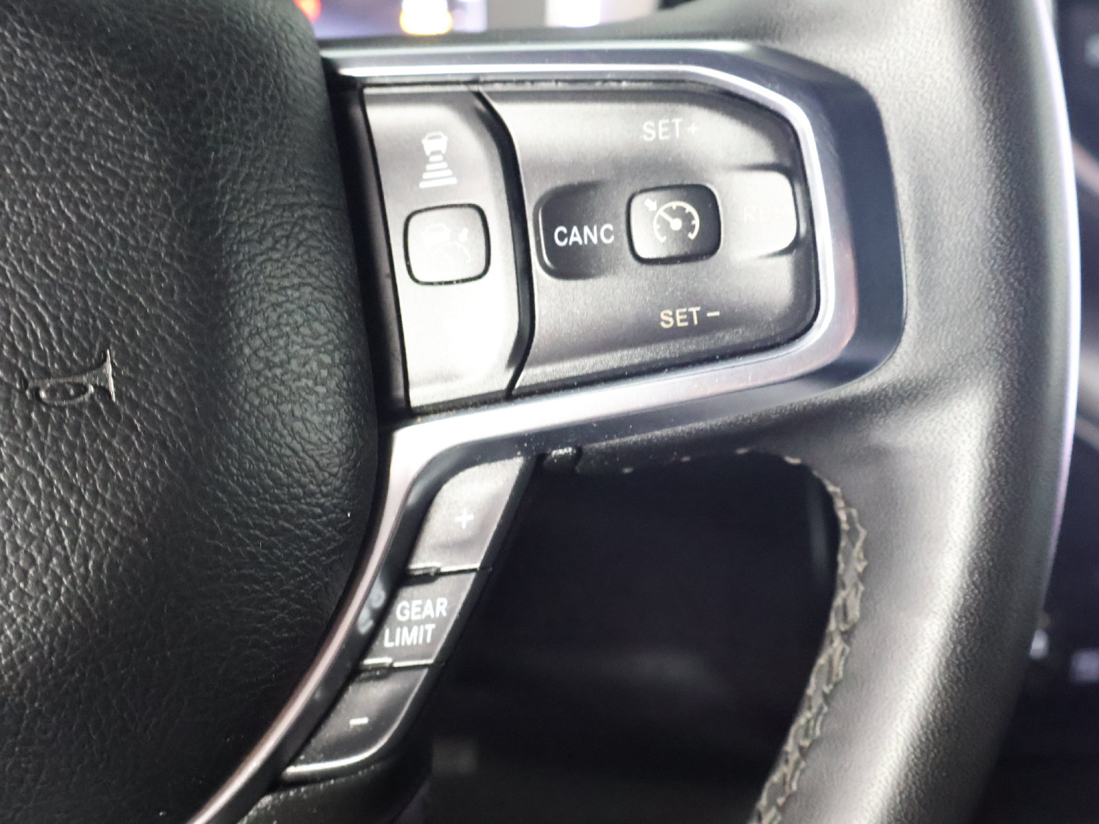 Used 2026 RAM 2500 Laramie AWD/4WD image 40