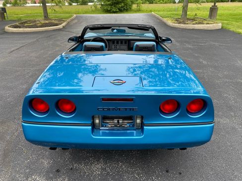 Used 1989 Chevrolet Corvette Convertible RWD image 11