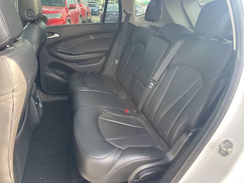 Used 2019 Buick Envision Essence AWD/4WD image 10