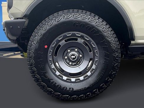 New 2025 Ford Bronco Badlands w/ Sasquatch Package image 13