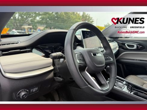 Used 2025 Jeep Compass Limited AWD/4WD image 18