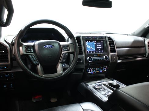 Used 2018 Ford Expedition XLT w/ Equipment Group 202A AWD/4WD image 2
