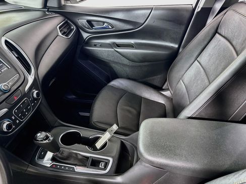 Used 2021 Chevrolet Equinox LT AWD/4WD image 24