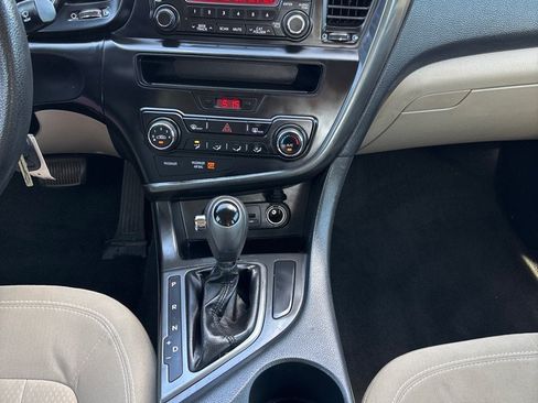 Used 2011 Kia Optima LX w/ Convenience Pkg FWD image 15