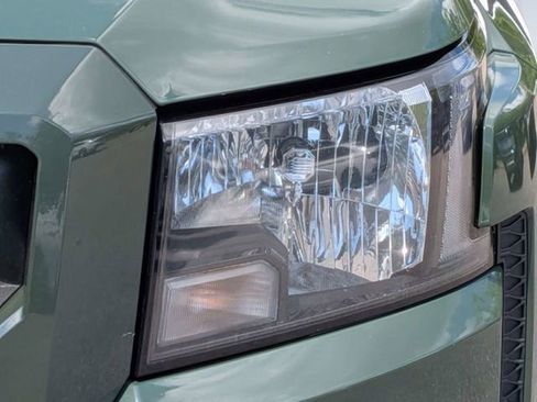 Used 2022 Nissan Frontier SV AWD/4WD image 8