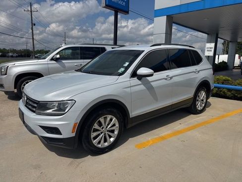 Used 2018 Volkswagen Tiguan SE image 11