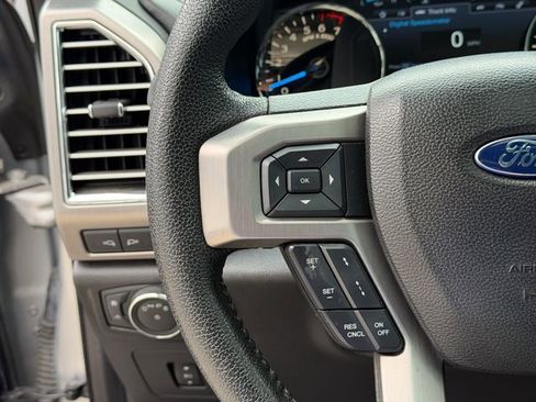 Used 2016 Ford F150 Platinum w/ Equipment Group 701A Luxury AWD/4WD image 11