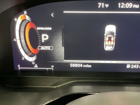 Used 2022 Nissan Pathfinder Platinum w/ Cargo Package image 16