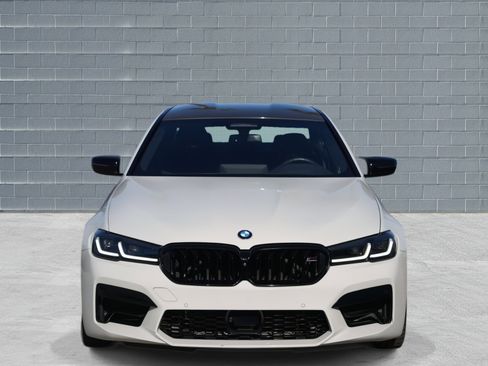 Used 2023 BMW M5 image 2