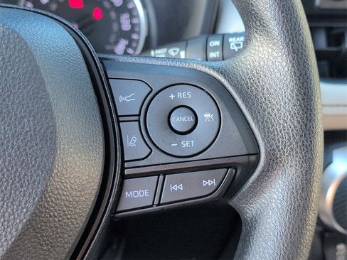 Used 2022 Toyota RAV4 XLE w/ Convenience Package image 22