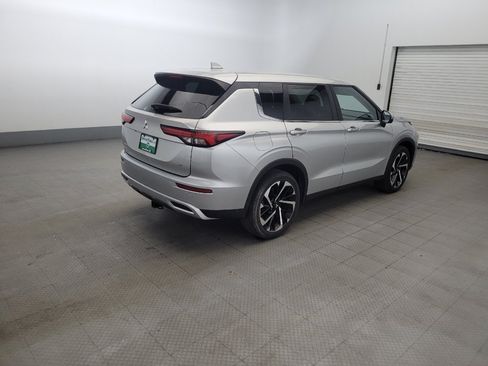 Used 2022 Mitsubishi Outlander SE AWD/4WD image 9