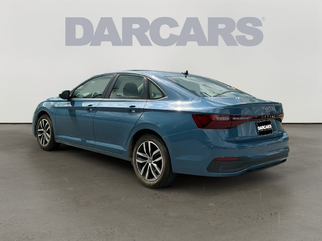 Used 2025 Volkswagen Jetta SE FWD image 5