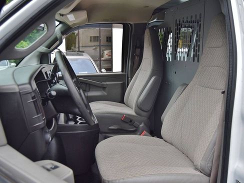 Used 2019 GMC Savana 2500 image 26