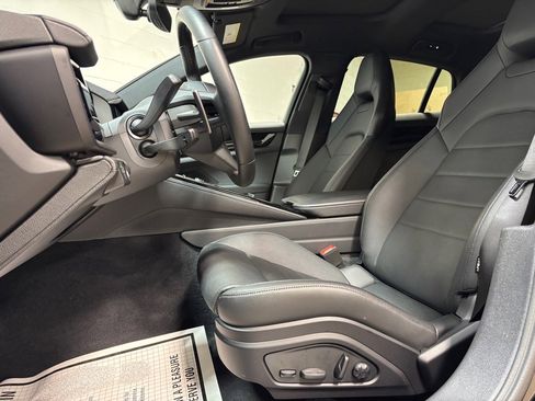 Used 2024 Porsche Panamera 4 image 23