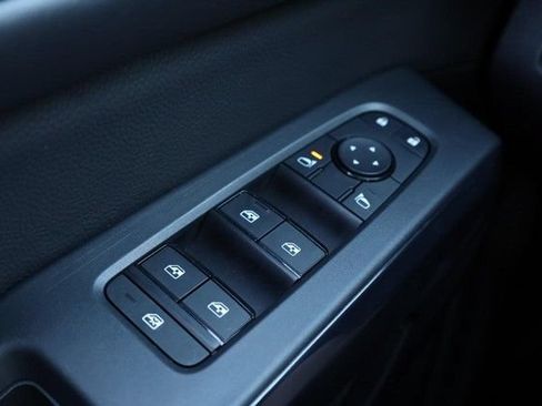 Certified 2025 Nissan Pathfinder SV AWD/4WD image 17