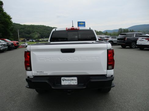 Used 2024 Chevrolet Colorado Trail Boss w/ Technology Package AWD/4WD image 6