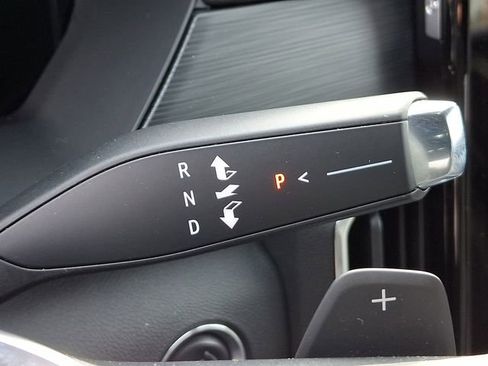 Used 2025 GMC Acadia Elevation image 20