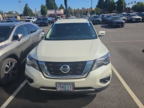 Used 2020 Nissan Pathfinder SV AWD/4WD image 8