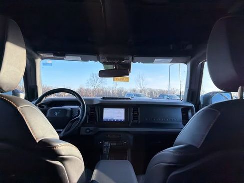 Used 2023 Ford Bronco Badlands image 16