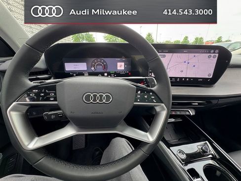 Certified 2026 Audi Q3 quattro 2.0T w/ 20" Wheel Package AWD/4WD image 15