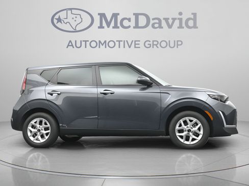 Used 2025 Kia Soul LX w/ LX Technology Package FWD image 31