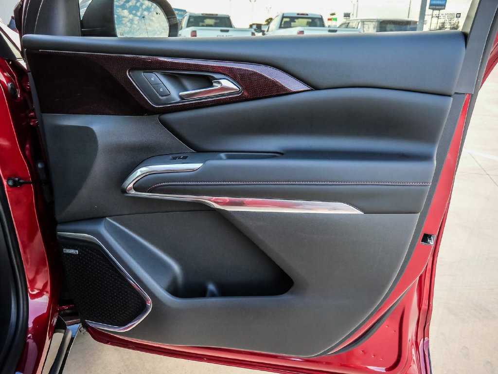 New 2027 Chevrolet Traverse RS w/ LPO, Floor Liner Package FWD image 20